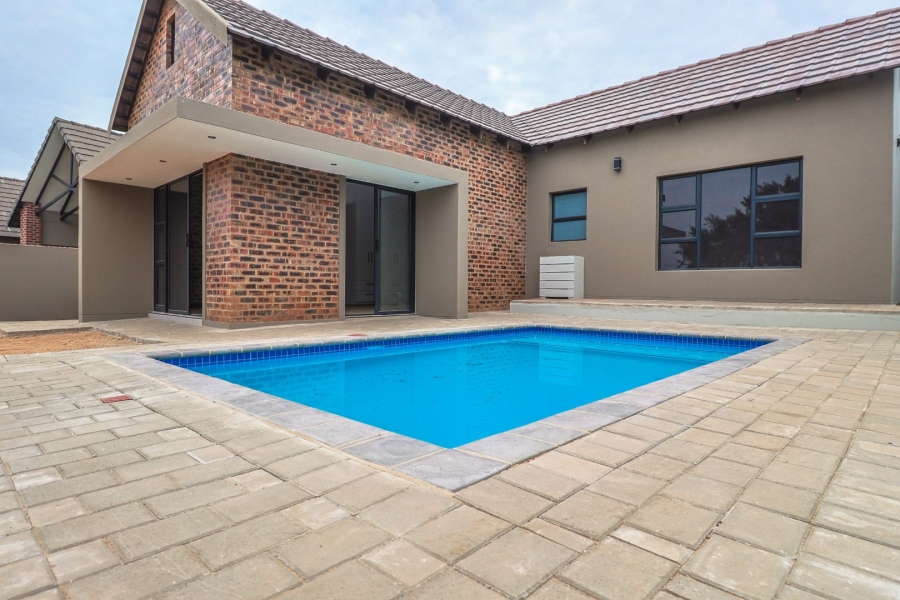 4 Bedroom Property for Sale in Landsmeer Residential Estate North West